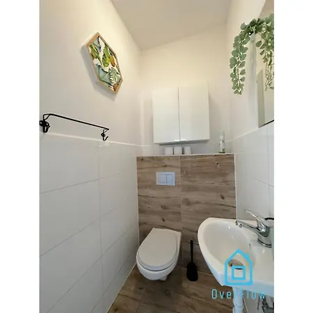 Alloggio in famiglia Roma - Peaceful Retreat, 10 Minutes To Old Town & Seaside
