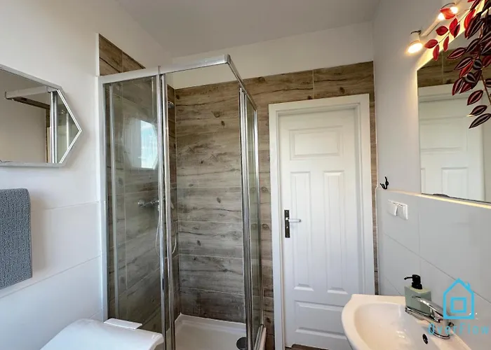 Waza - Peaceful Retreat, 10 Minutes To Old Town & Seaside Rum i privatbostad