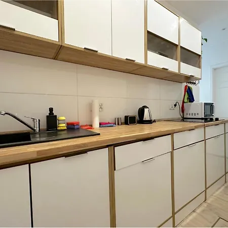 Habitación en casa particular Waza - Peaceful Retreat, 10 Minutes To Old Town & Seaside