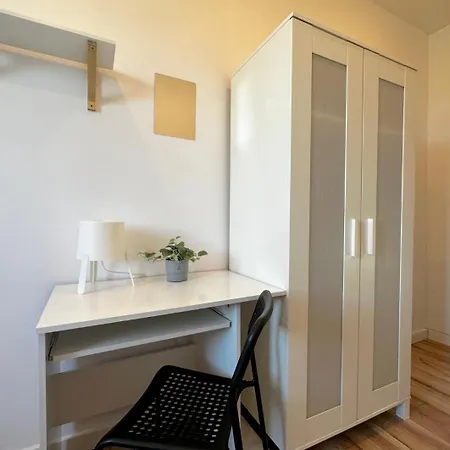 Habitación en casa particular Waza - Peaceful Retreat, 10 Minutes To Old Town & Seaside Gdansk