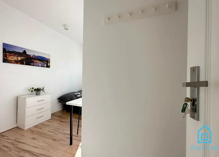 Waza - Peaceful Retreat, 10 Minutes To Old Town & Seaside Habitación en casa particular *